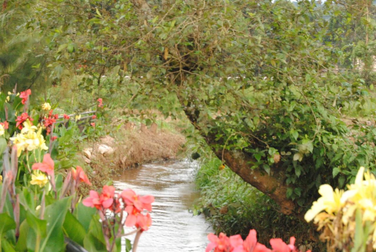 Riverside Resort Hotel Kabale Exterior foto